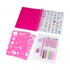 Carte de colorat cu sabloane, Cutie Crew, 16 pagini de colorat, markere si creioane incluse, Multicolor