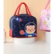 Geanta Termoizolanta pentru Copii, 23x13x19 cm, Model Imprimeu Ursulet Astronaut, din Folie de Aluminiu si Panza Oxford, Albastru/Rosu
