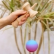 Jucarie Interactiva Kendama, din Lemn, 18 cm, Joc de Indemanare pentru Copii si Adulti, Model Gradient 1, Roz/Mov/Albastru